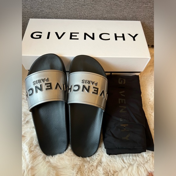 New Givenchy Silver Logo Flat rubber Sandals 40 - Picture 2 of 8